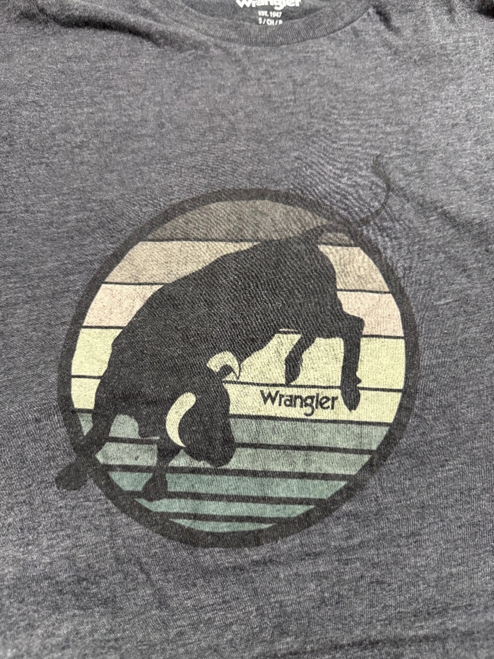 Women's Wrangler Small Grey Bucking Bull Shirt.